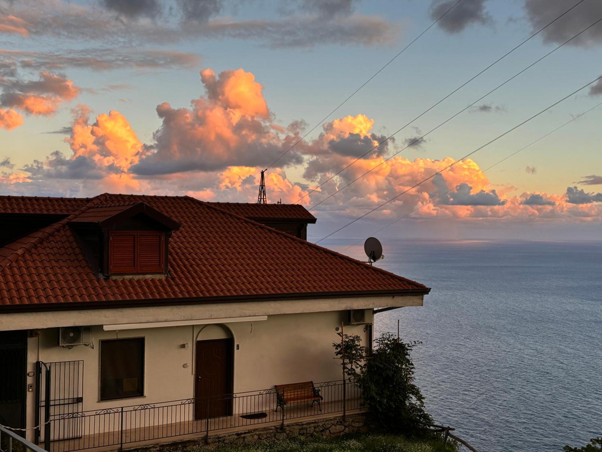 Casa Luisa & Milu , Coastal Retreats In Furore! Zewnętrze zdjęcie